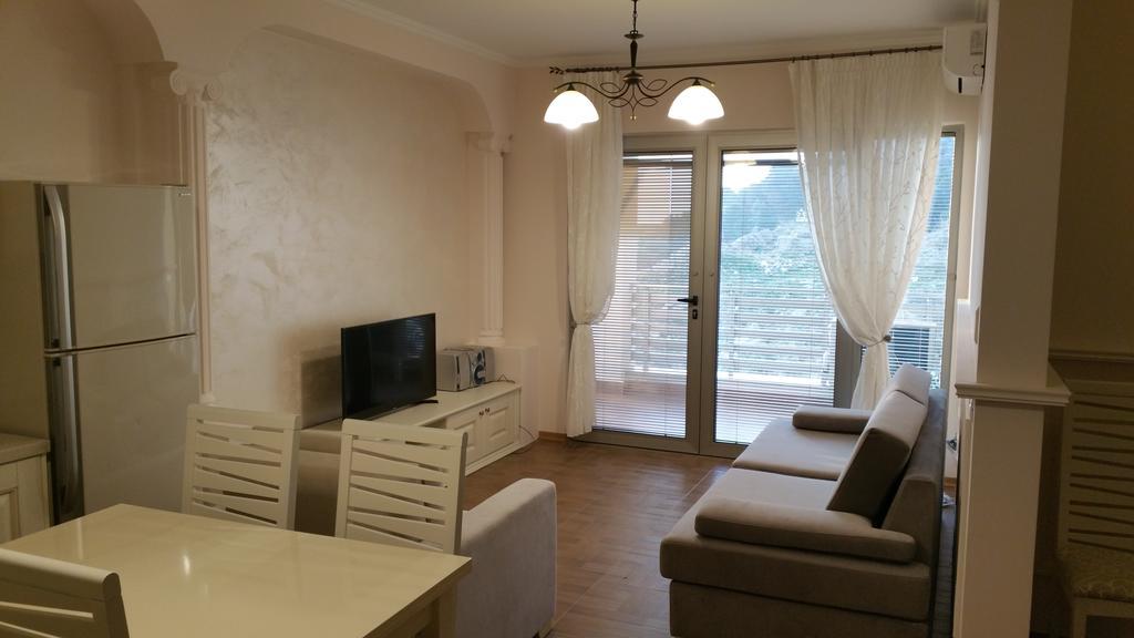 Laura'S Home Дуррес Экстерьер фото
