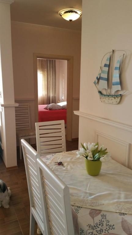 Laura'S Home Дуррес Экстерьер фото